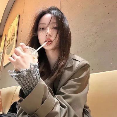 蒙面纱的男子